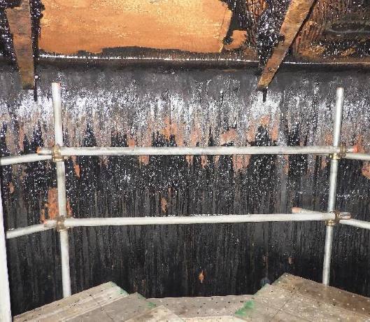 くろがね工業　タンク内清掃